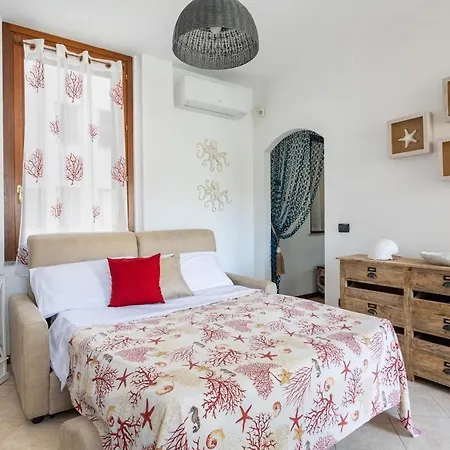 Daire Alghero- Beautiful House In The Center With Balcony And Ac